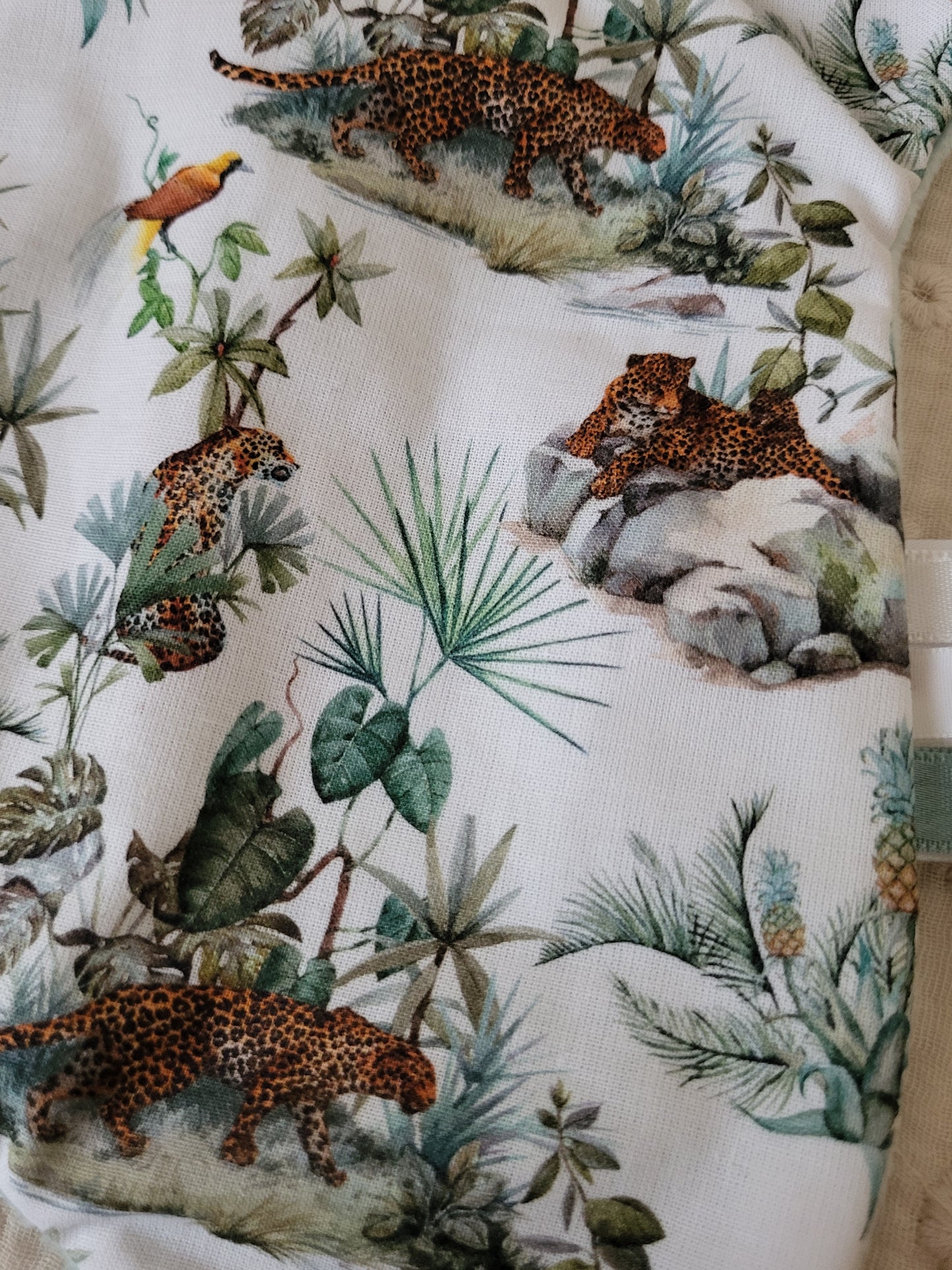 Grand doudou lapin LEOPARD JUNGLE