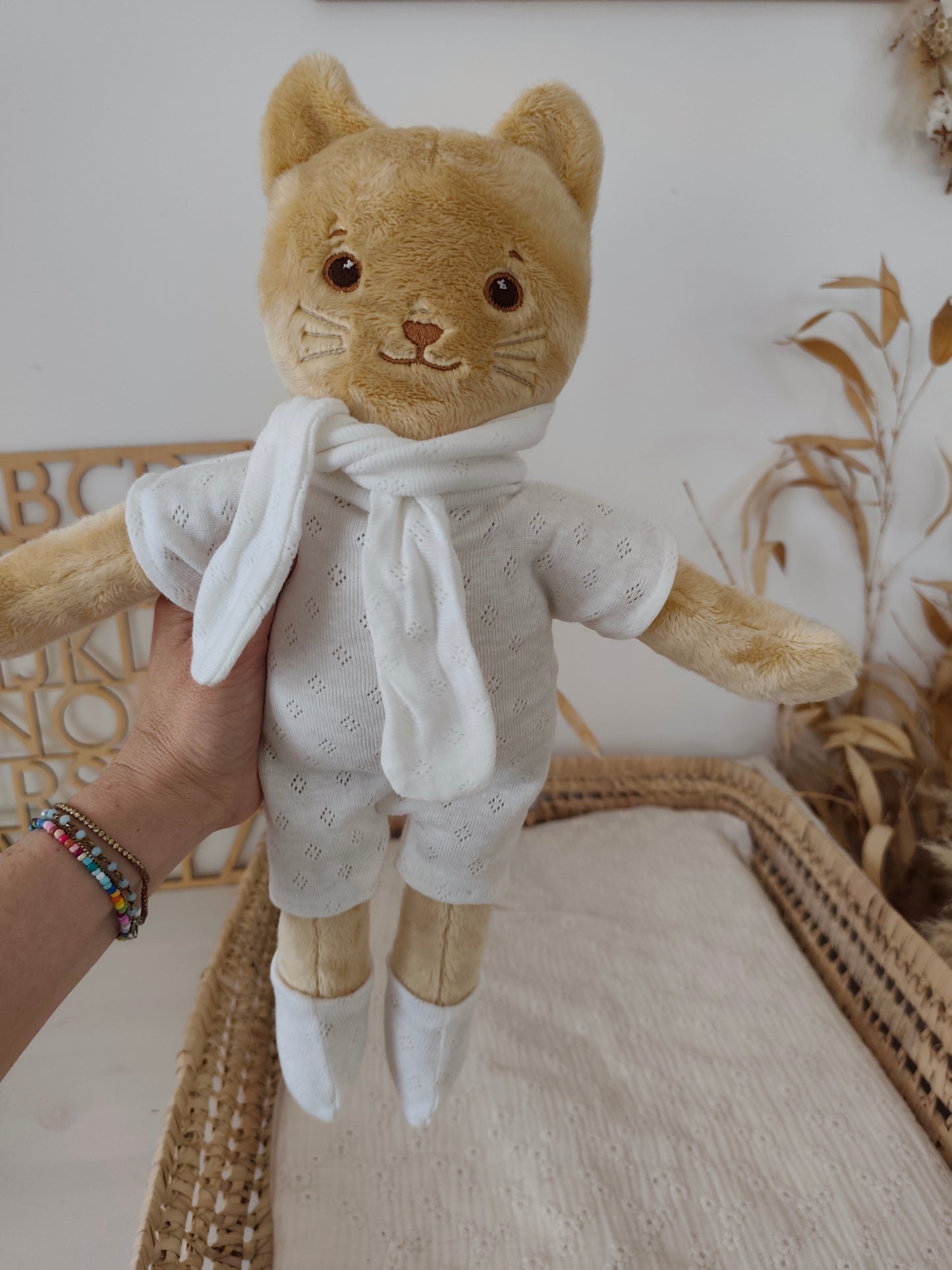 Tenue COMBINAISON blanche pour poupée peluche 45 cm
