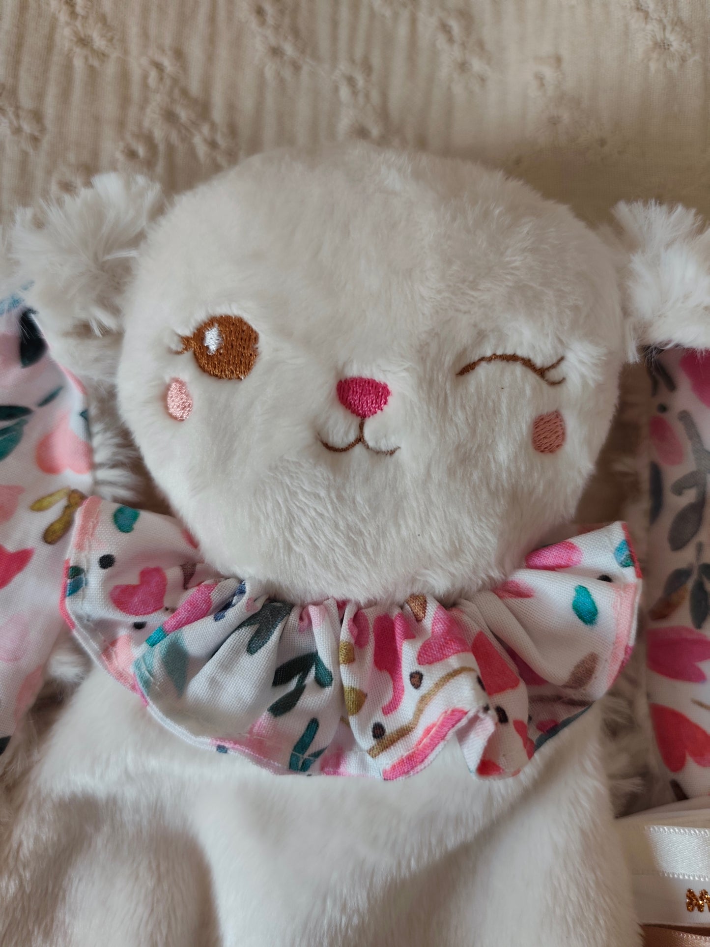 Mini doudou lapin CŒURS
