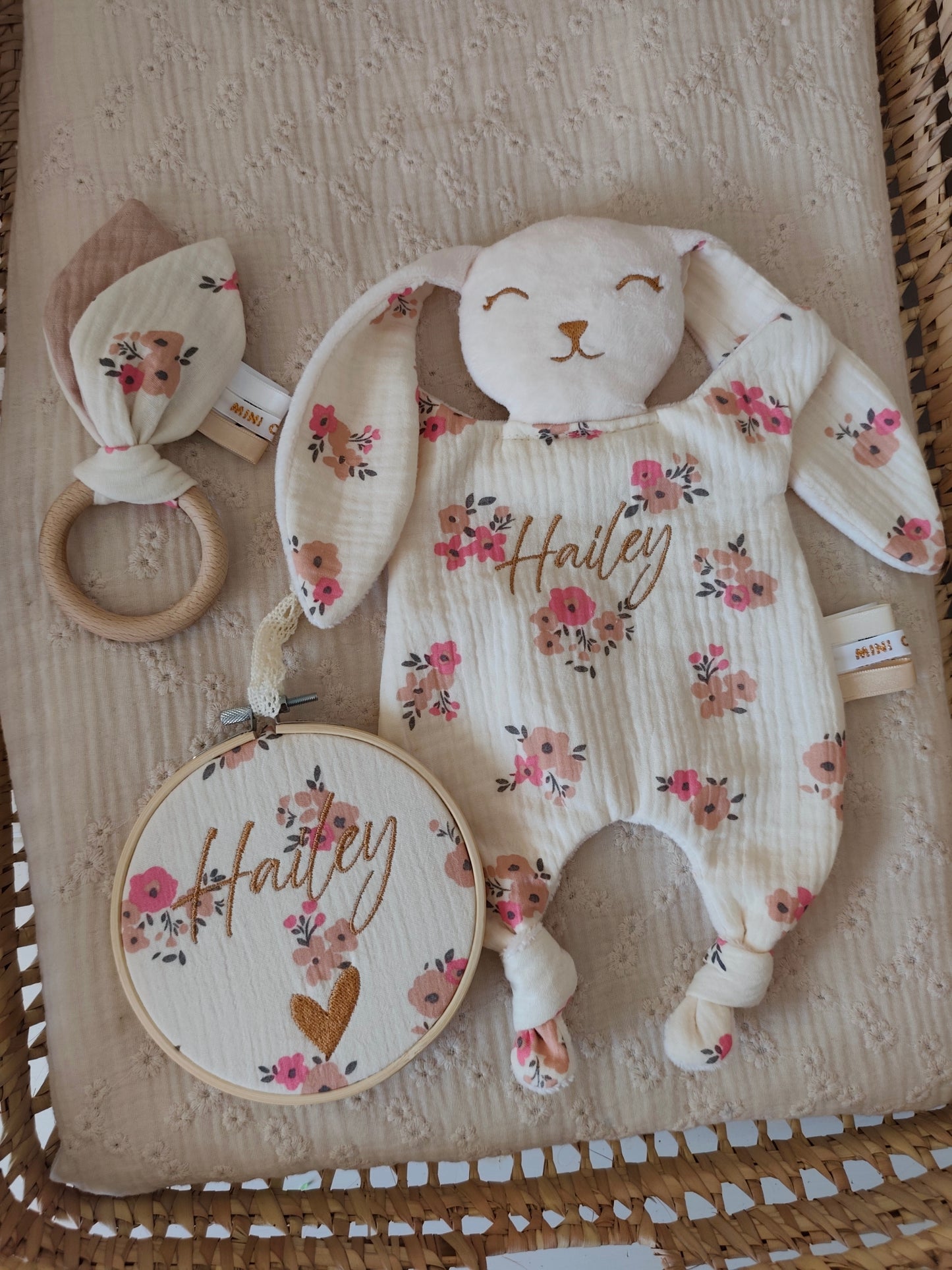 Grand doudou lapin BRITISH fleurs roses