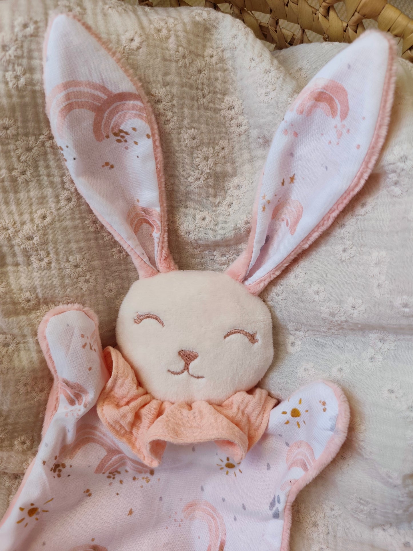 Grand doudou lapin ARC EN CIEL