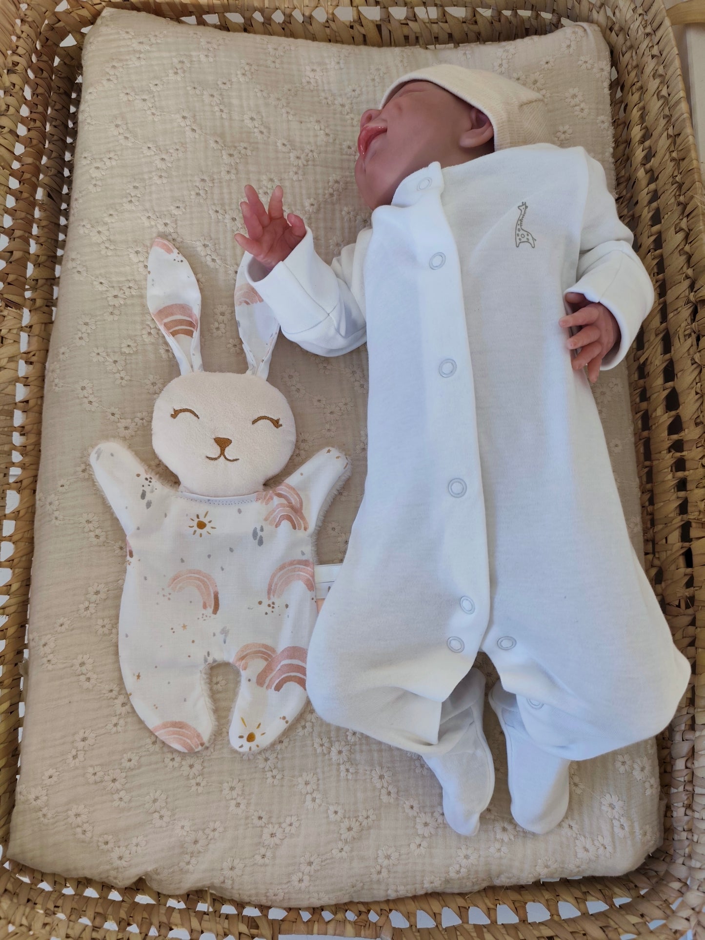 Mini doudou lapin ARC EN CIEL