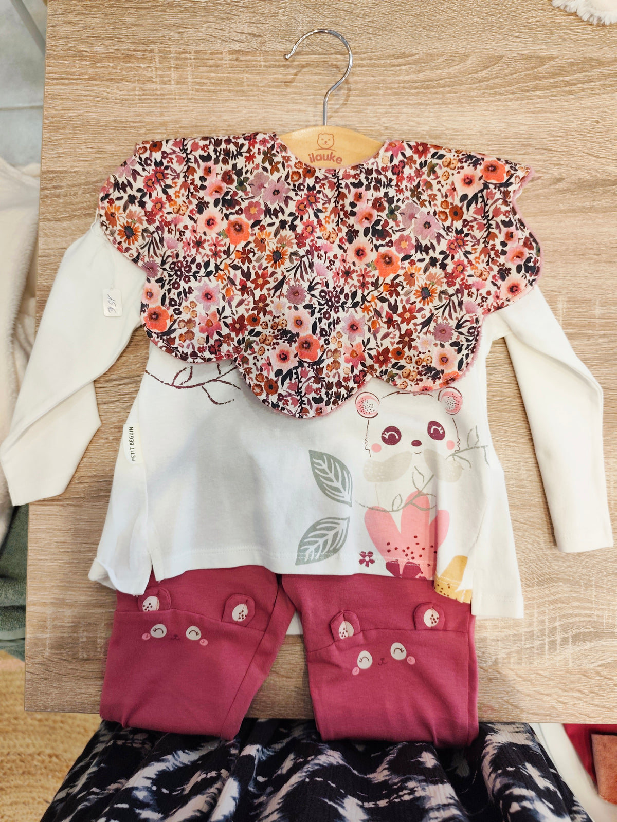 Bavoir FLEURS poppy bordeau rose 0/6 mois