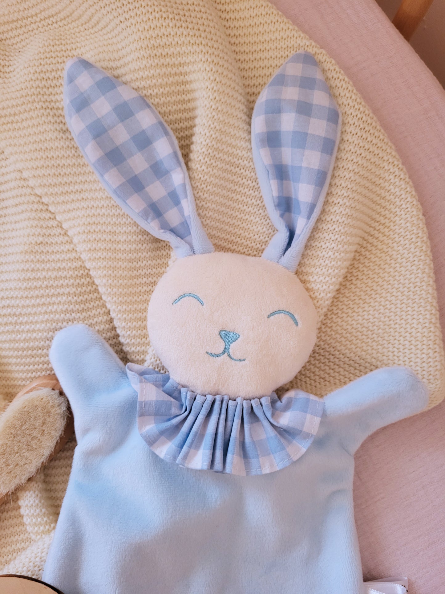 Doudou lapin vichy bleu layette