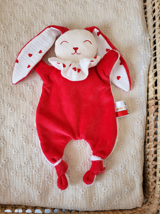 Doudou lapin coeurs rouges