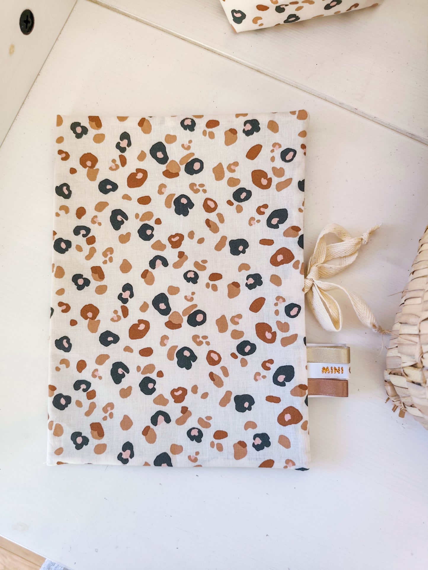 Protège carnet de santé LEOPARD