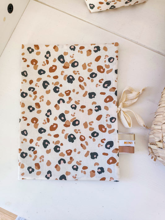 Protège carnet de santé LEOPARD