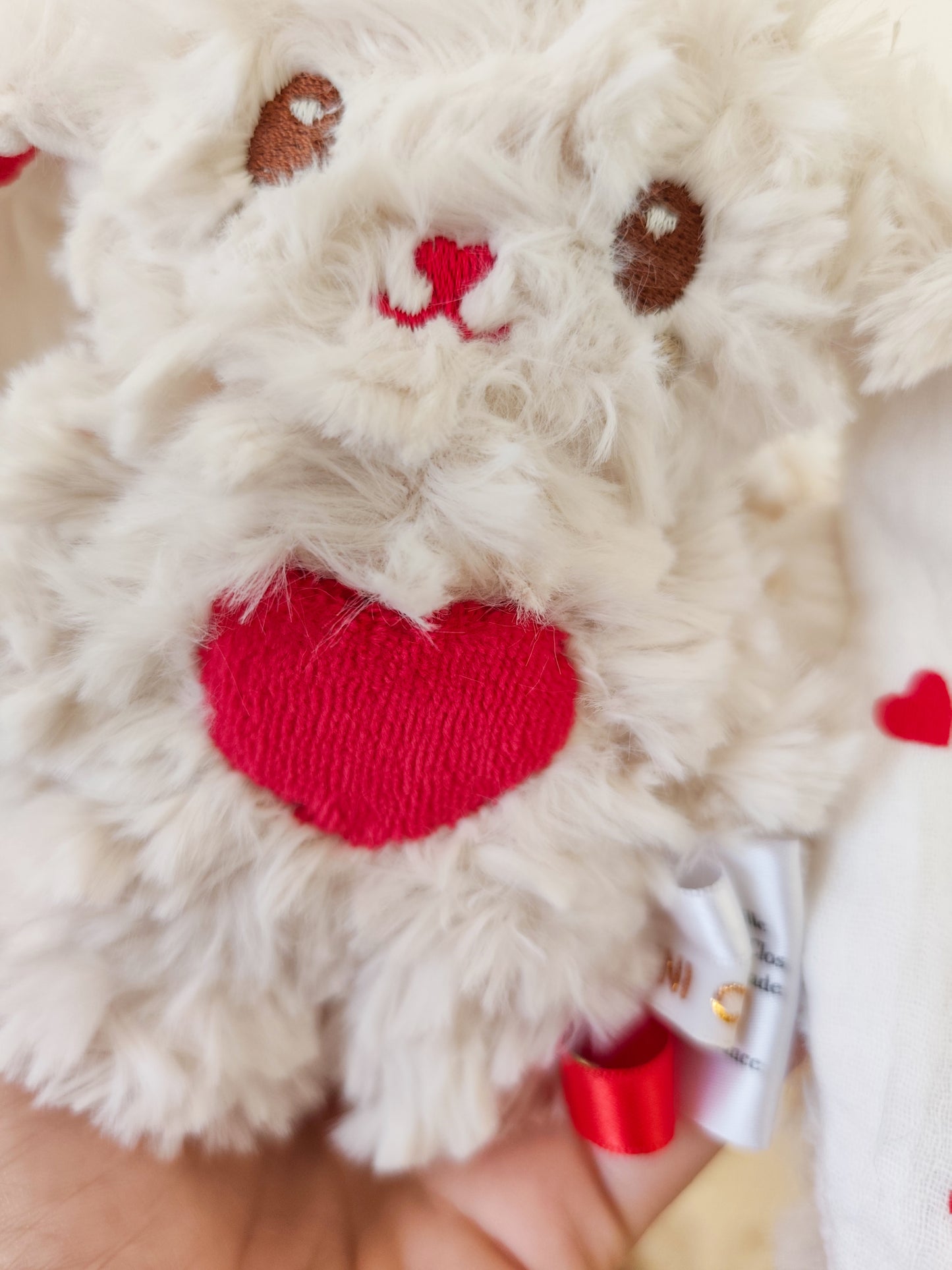 Peluche KAWAII coeurs rouges