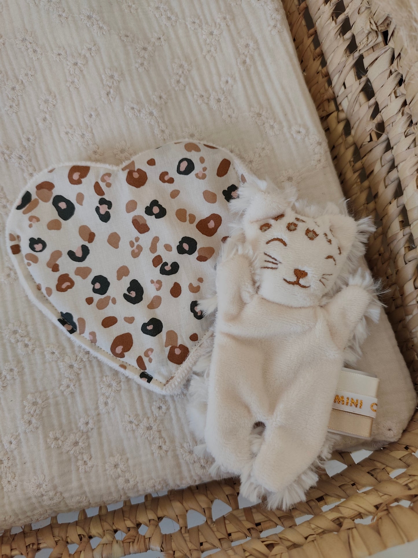 Doudou RECONFORT mini léopard