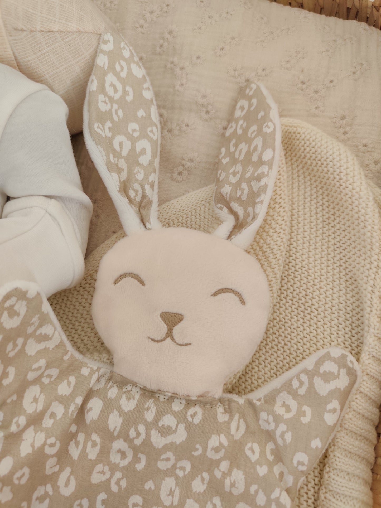 Grand doudou lapin LEOPARD beige