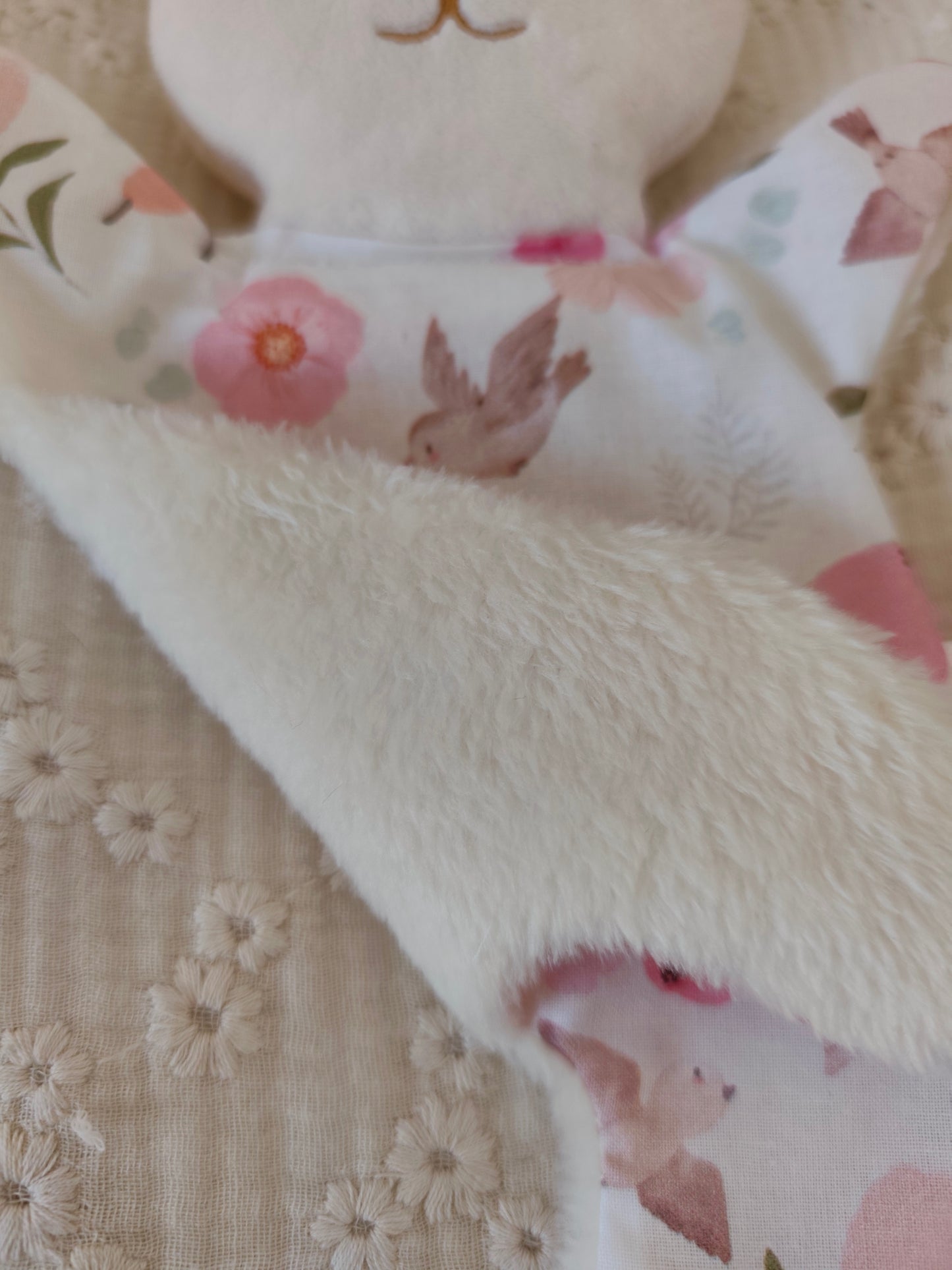 Mini doudou lapin BIRDY rose et vert