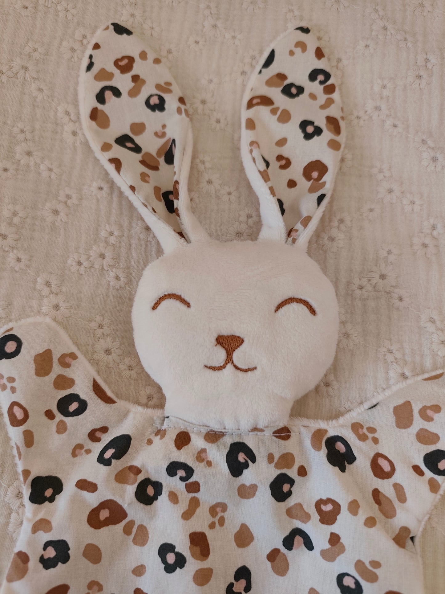 Grand doudou lapin LEOPARD marron