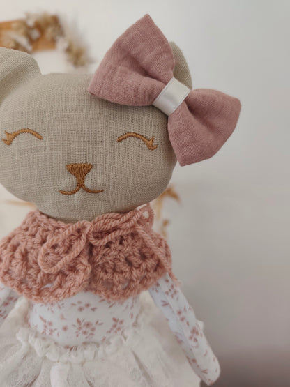 Poupée chat fleuri vieux rose