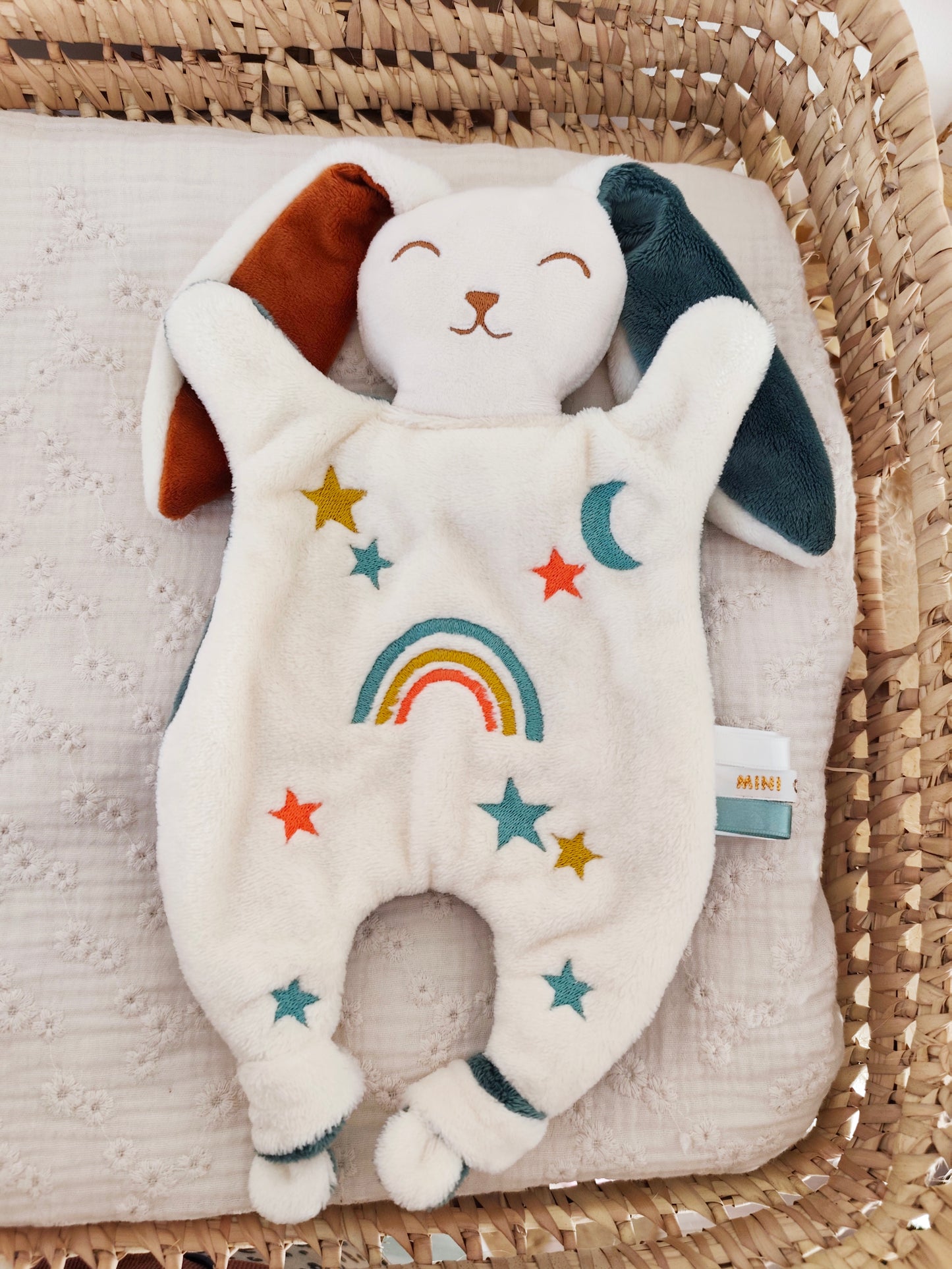 Doudou lapin ARC EN CIEL BRODE vert
