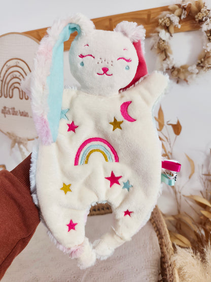 Doudou lapin ARC EN CIEL BRODE rose