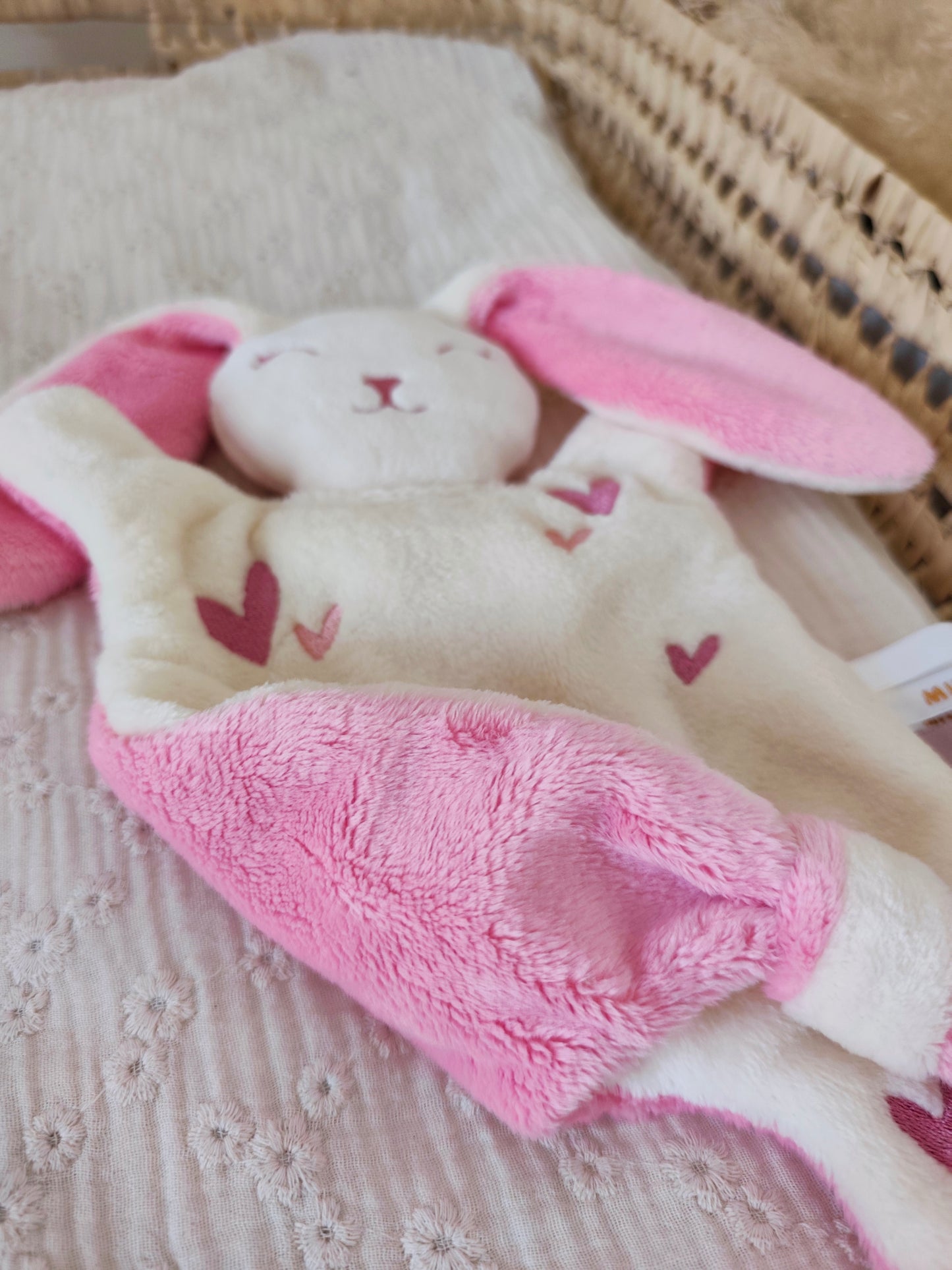 Doudou lapin COEURS BRODES