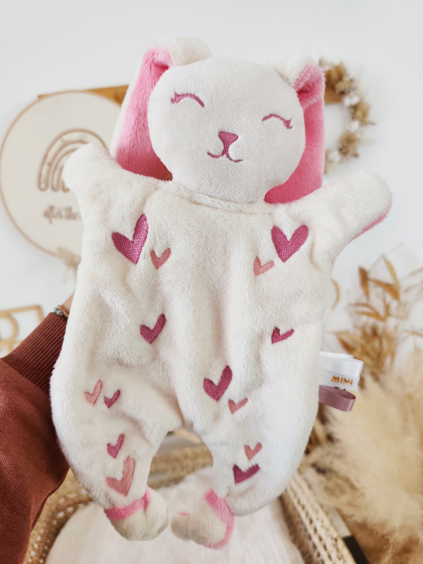 Doudou lapin COEURS BRODES