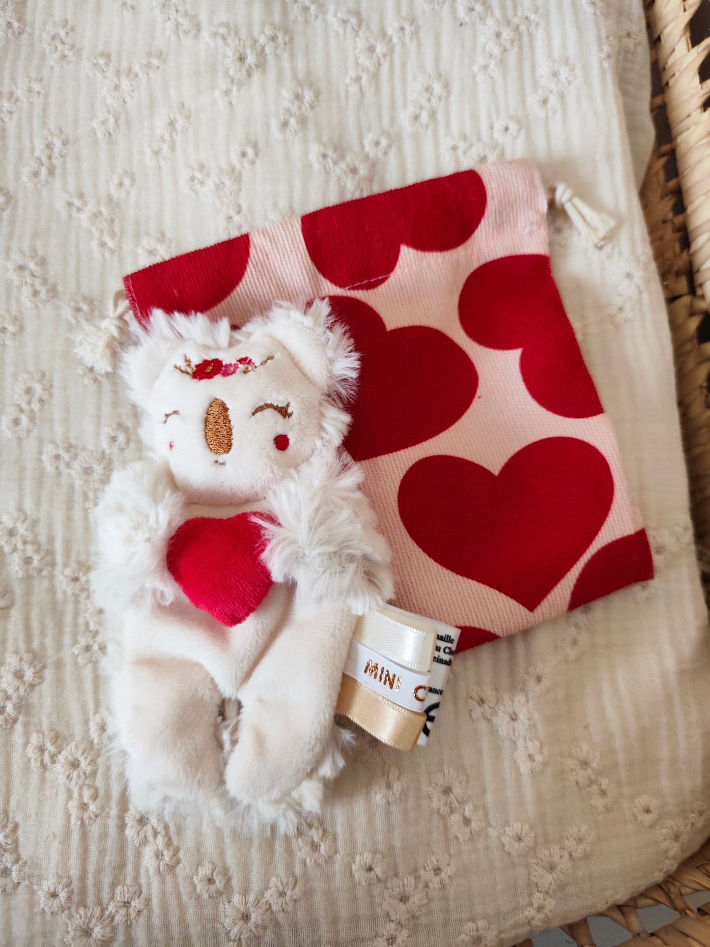 Doudou RECONFORT mini koala coeur rouge