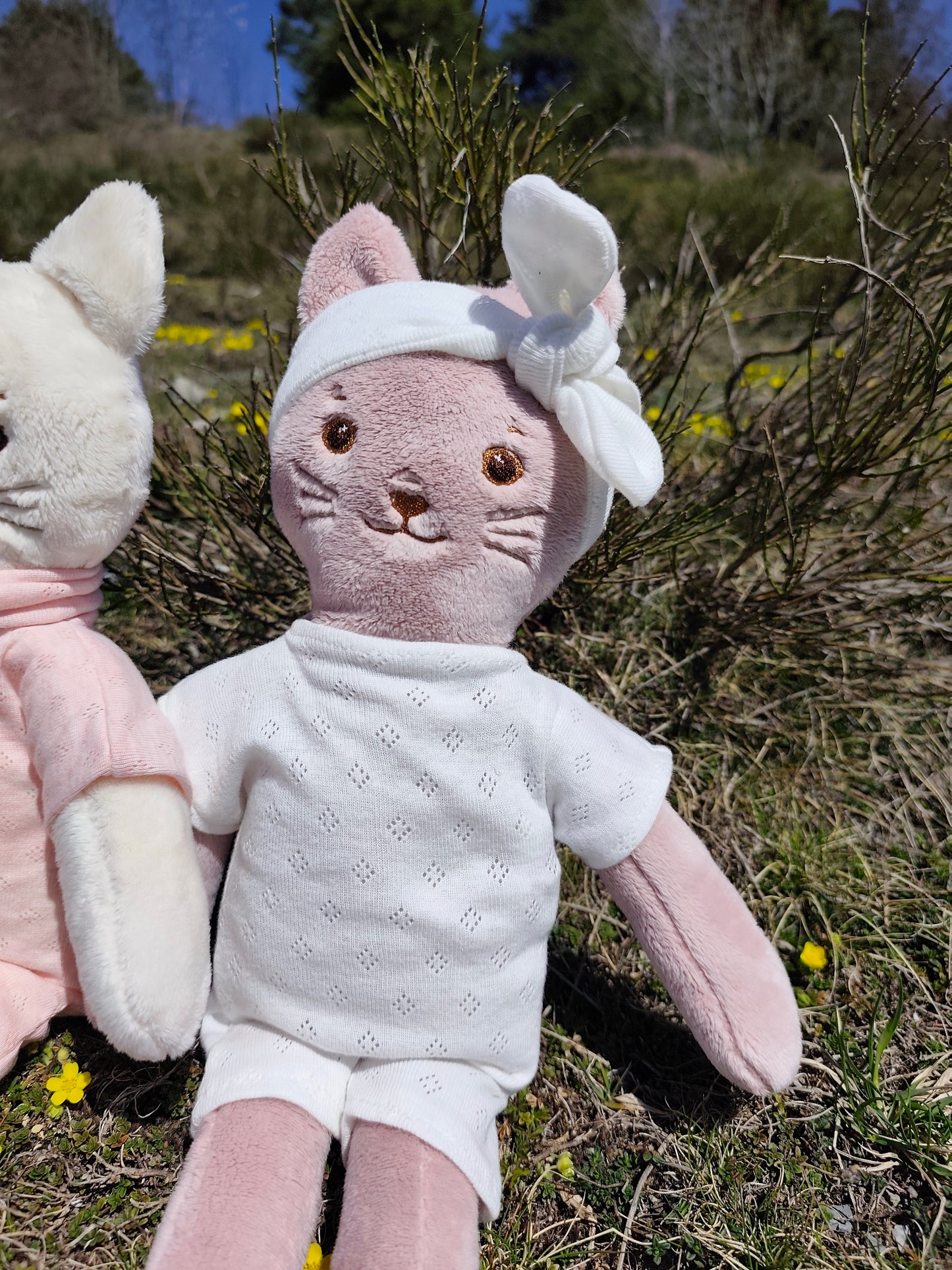 Tenue COMBINAISON blanche pour poupée peluche 45 cm