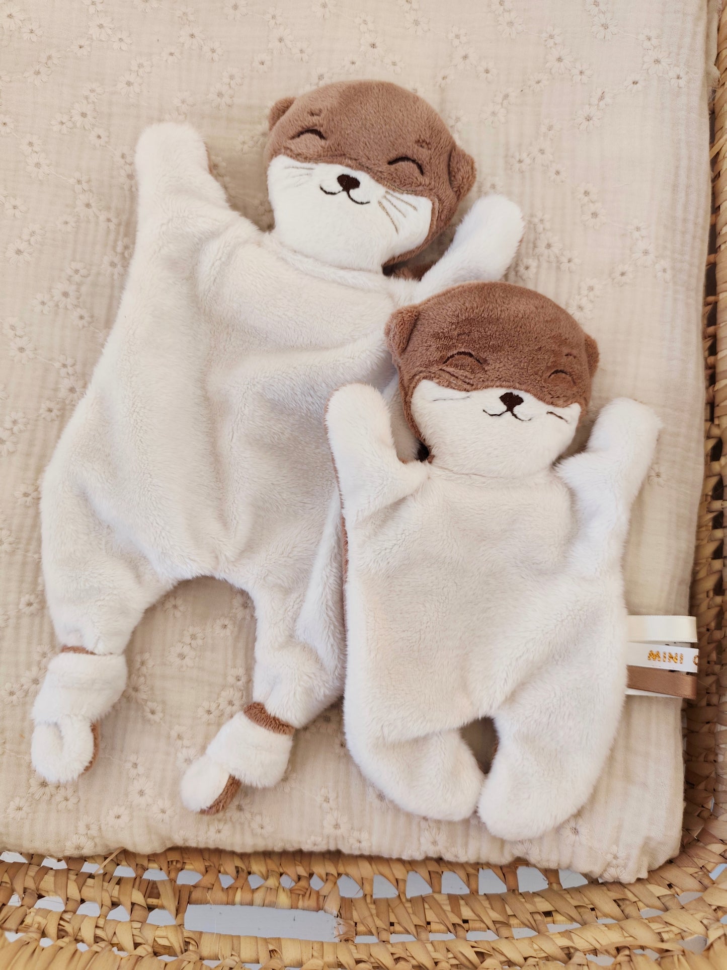 Mini doudou LOUTRE