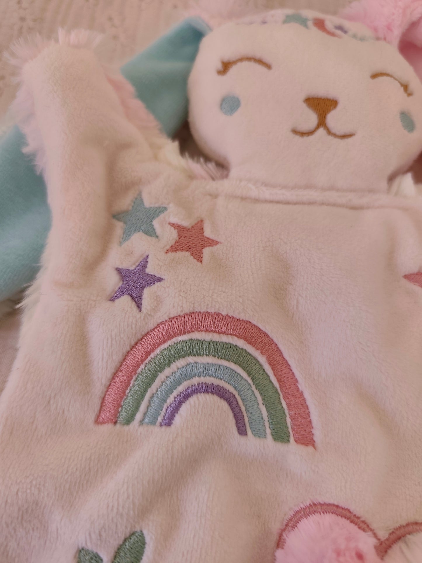 Doudou lapin ARC EN CIEL BRODE pastel