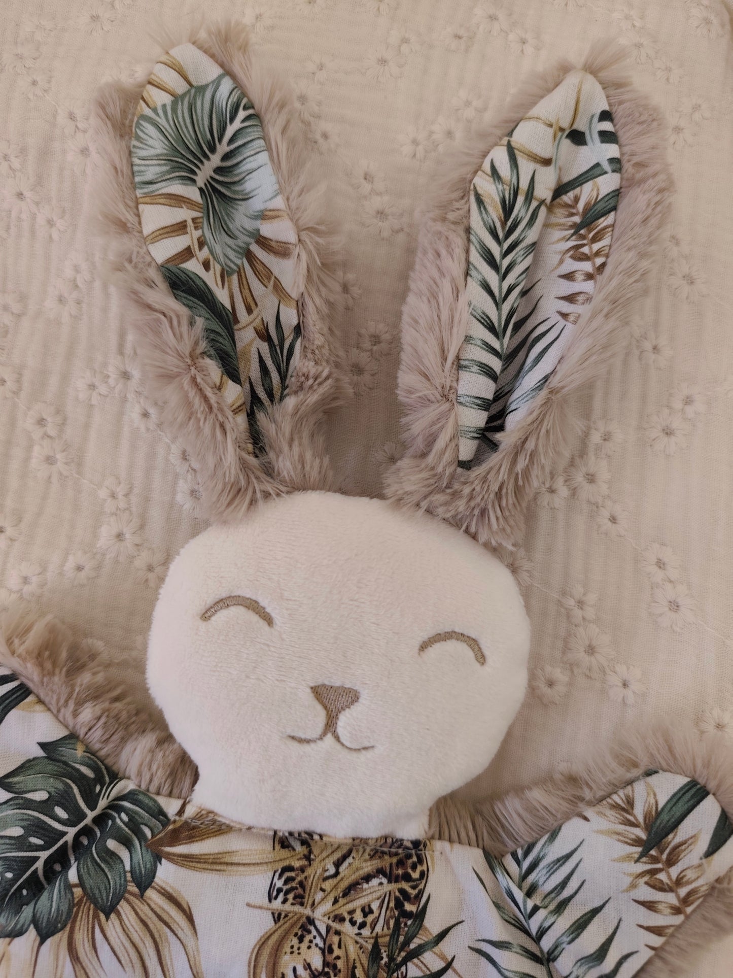 Grand doudou lapin LÉOPARD EUCALYPTUS
