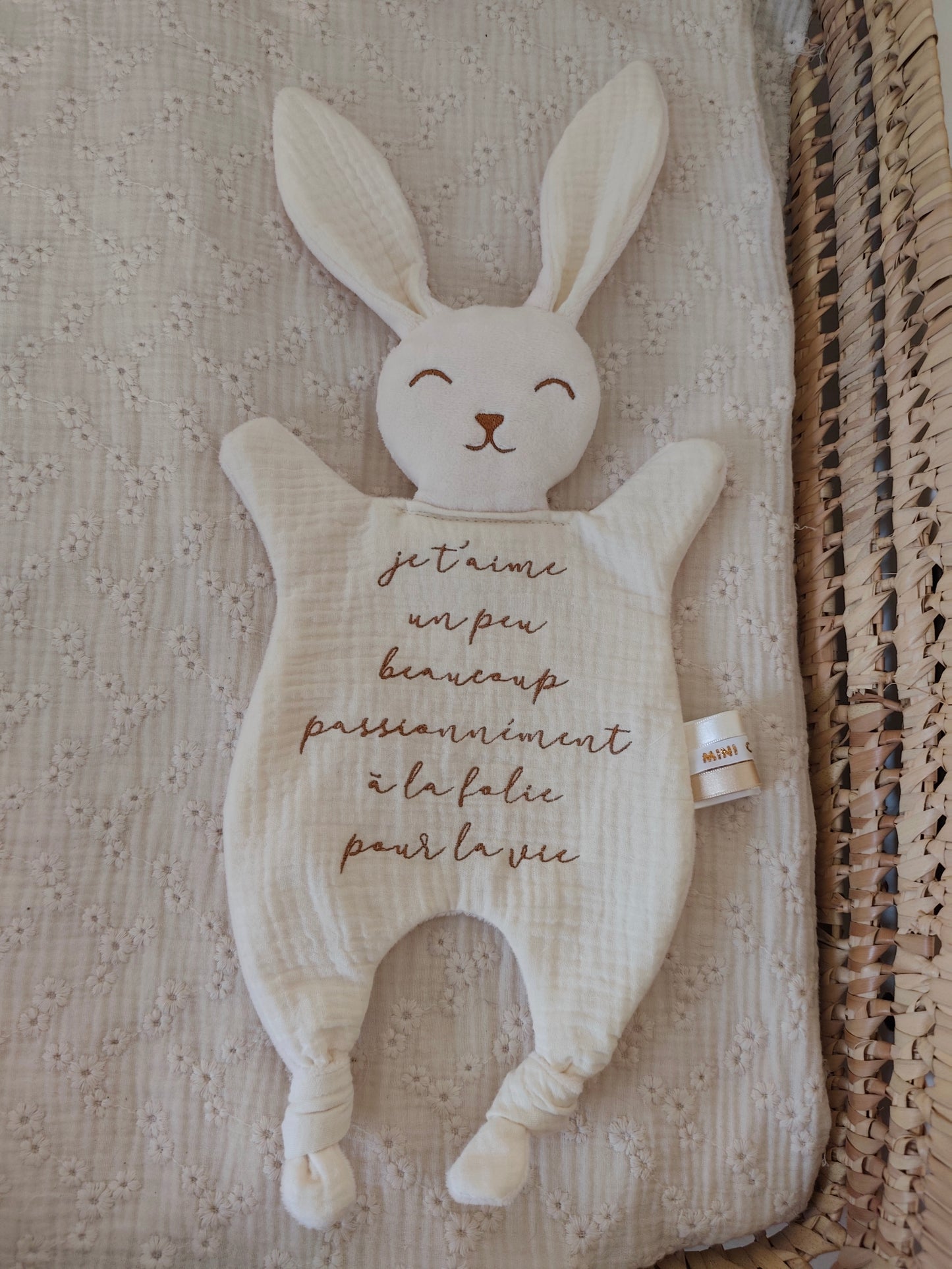 Grand doudou lapin JE T'AIME écru