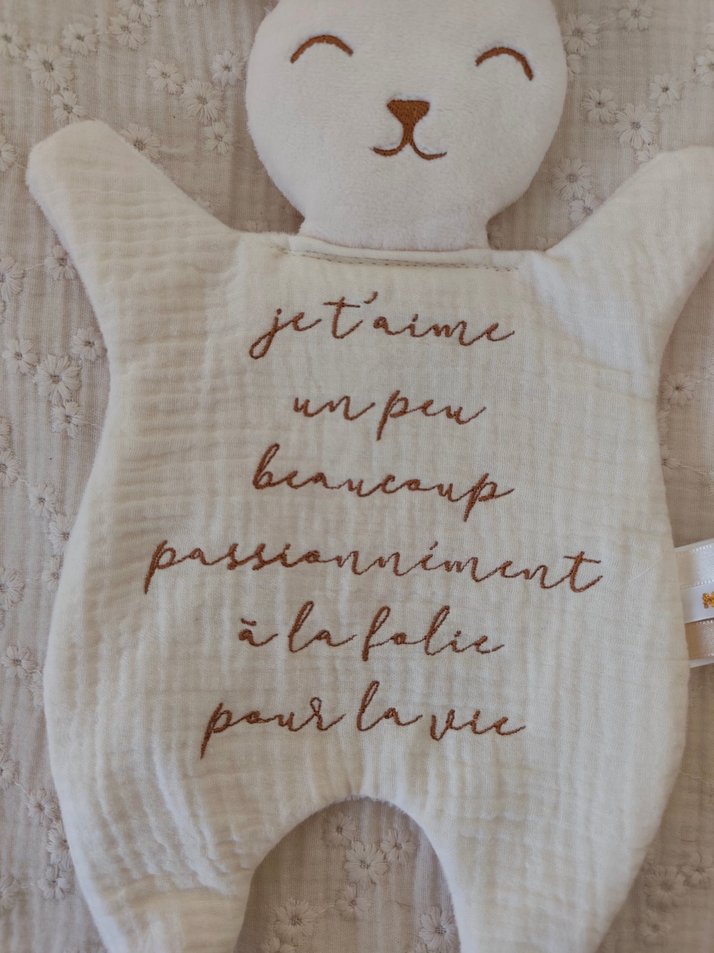 Grand doudou lapin JE T'AIME écru