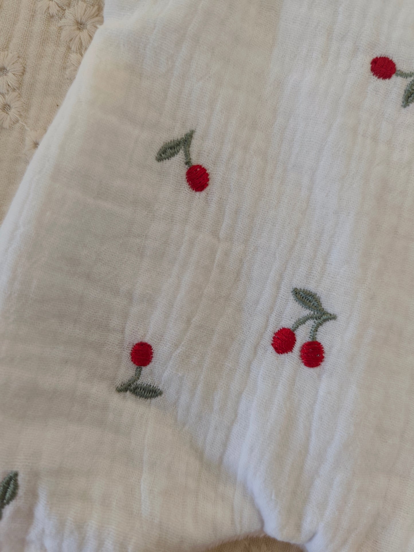 Grand doudou lapin CERISES rouges