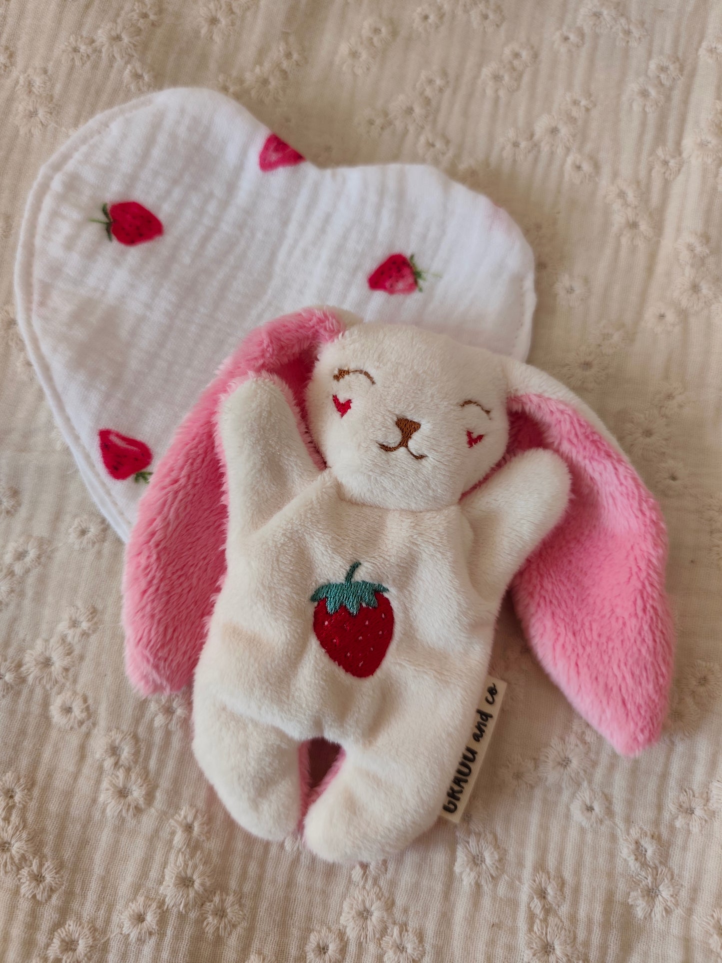 Doudou RECONFORT lapin FRAISE