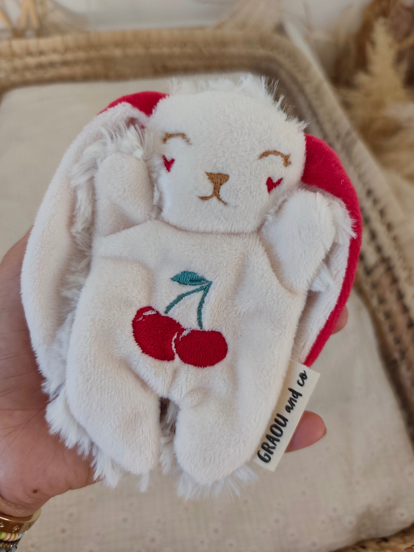 Doudou RECONFORT lapin CERISE