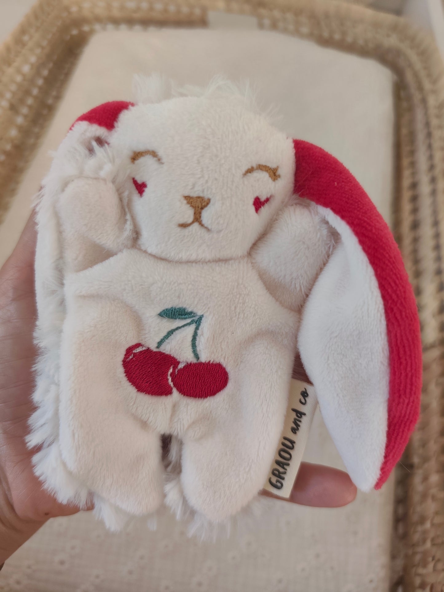 Doudou RECONFORT lapin CERISE