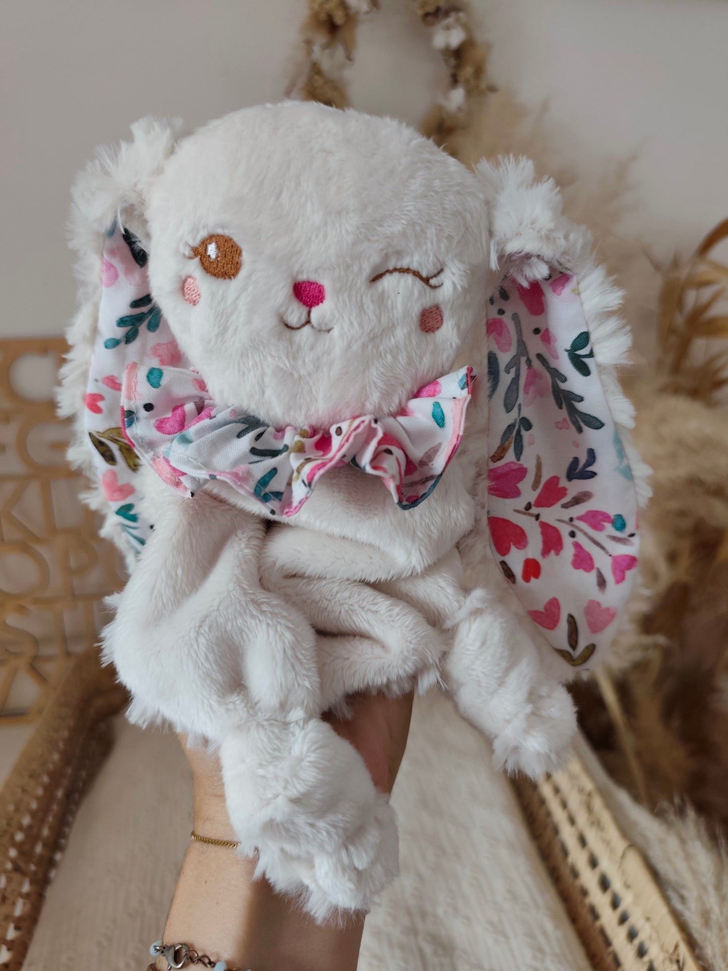 Mini doudou lapin CŒURS