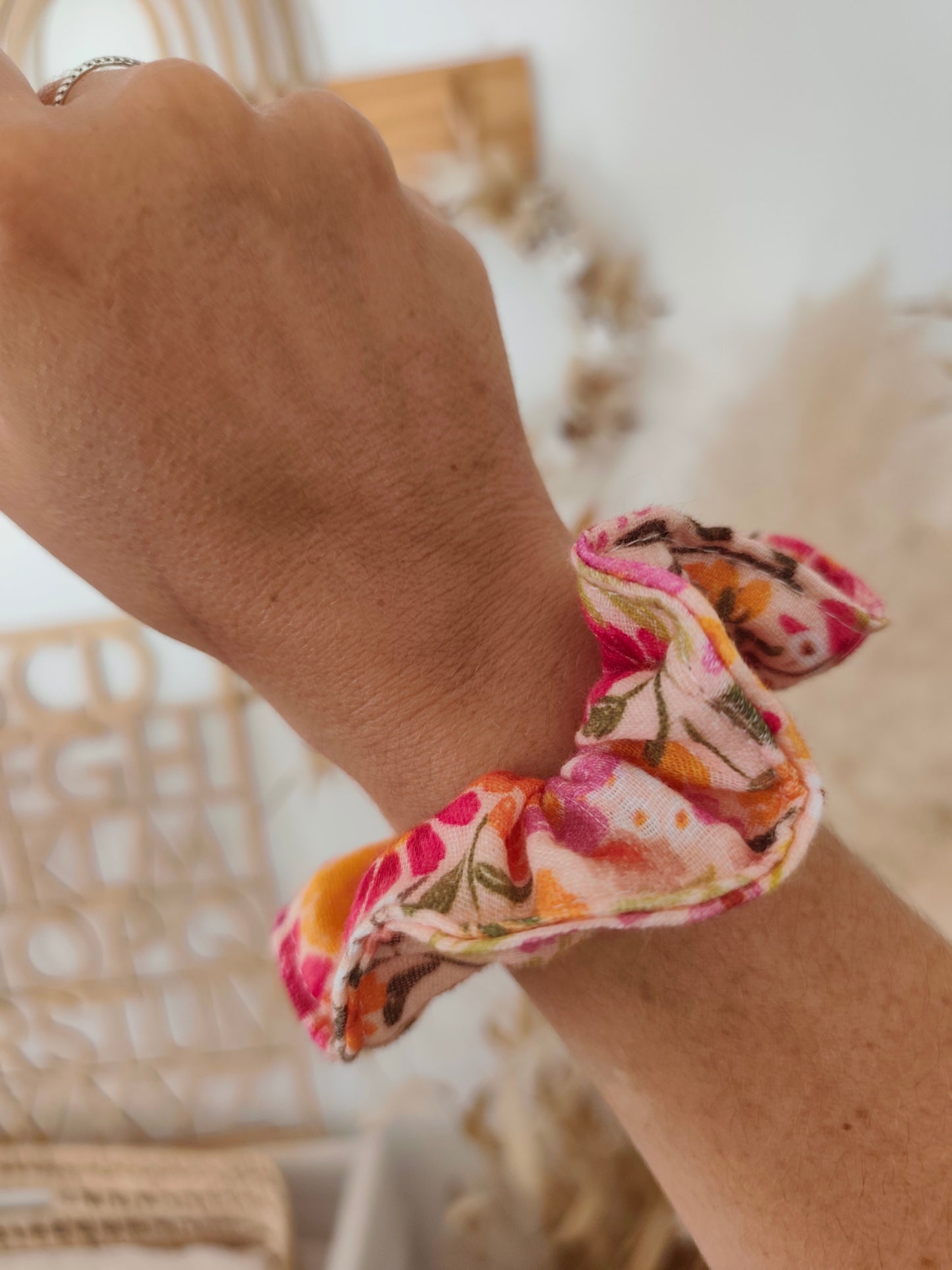 Chouchou FLEURI élastique pour cheveux / Femme et Fille