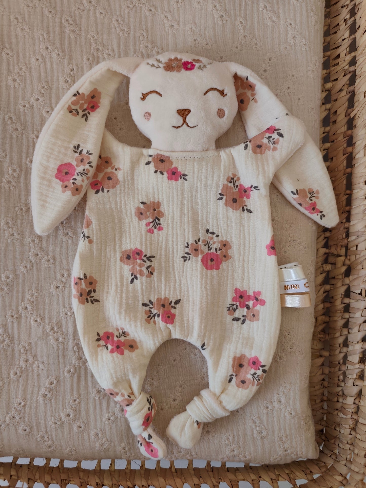 Grand doudou lapin BRITISH fleurs roses