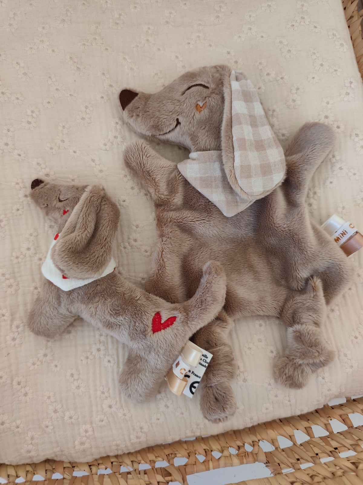Hochet TECKEL polaire éveil bébé