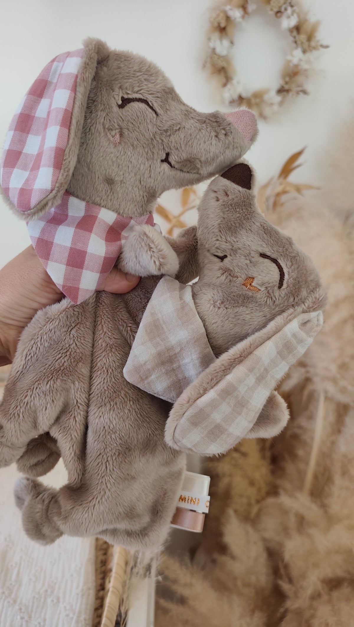 Mini doudou TECKEL polaire vichy marron