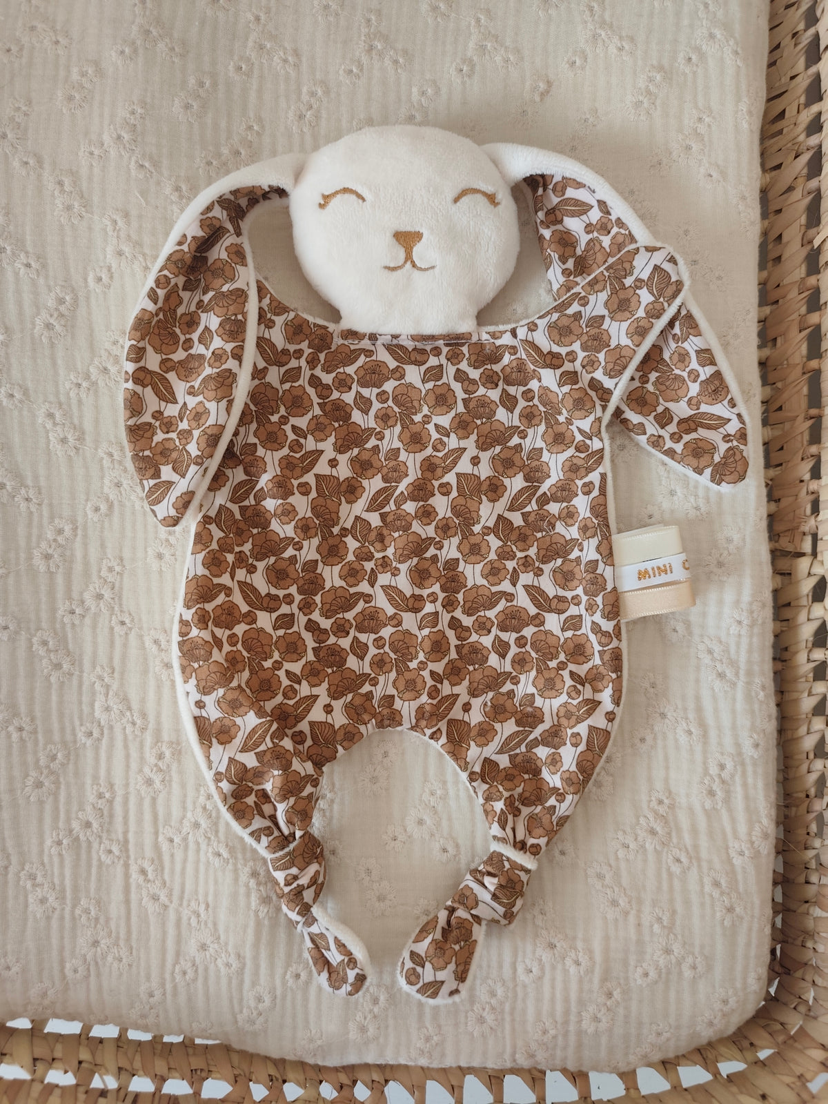 Grand doudou lapin FLEURI NOISETTE