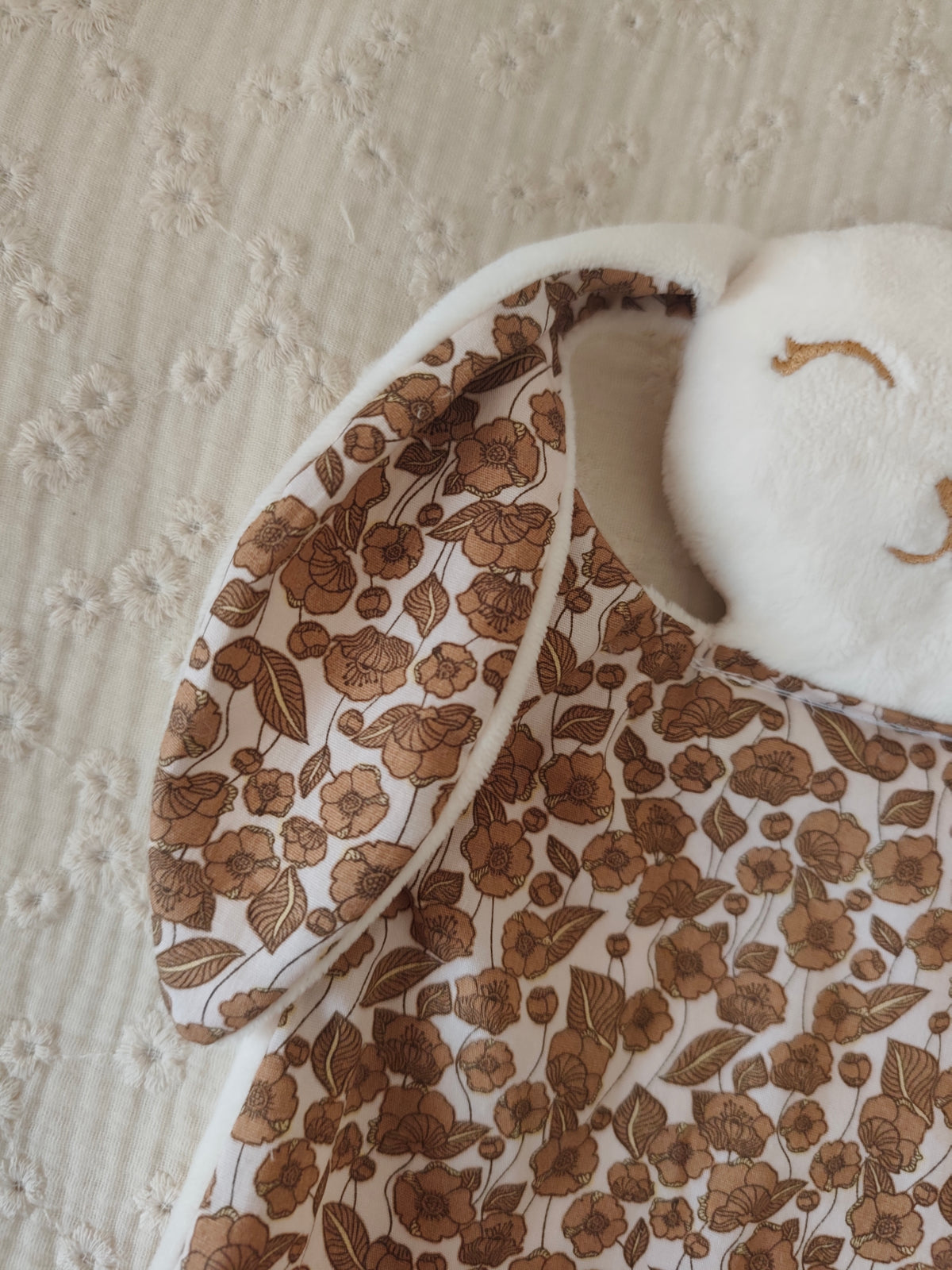 Grand doudou lapin FLEURI NOISETTE