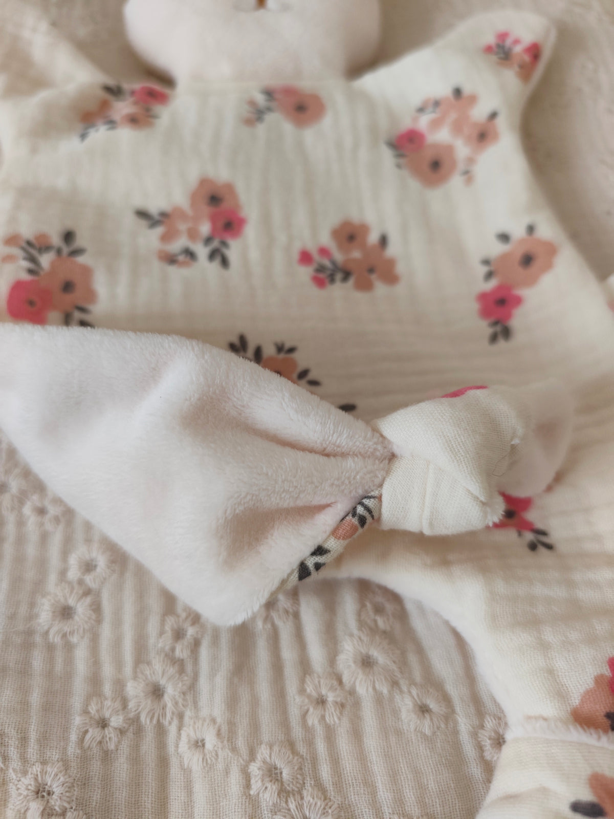 Grand doudou lapin AUTUMN fleurs