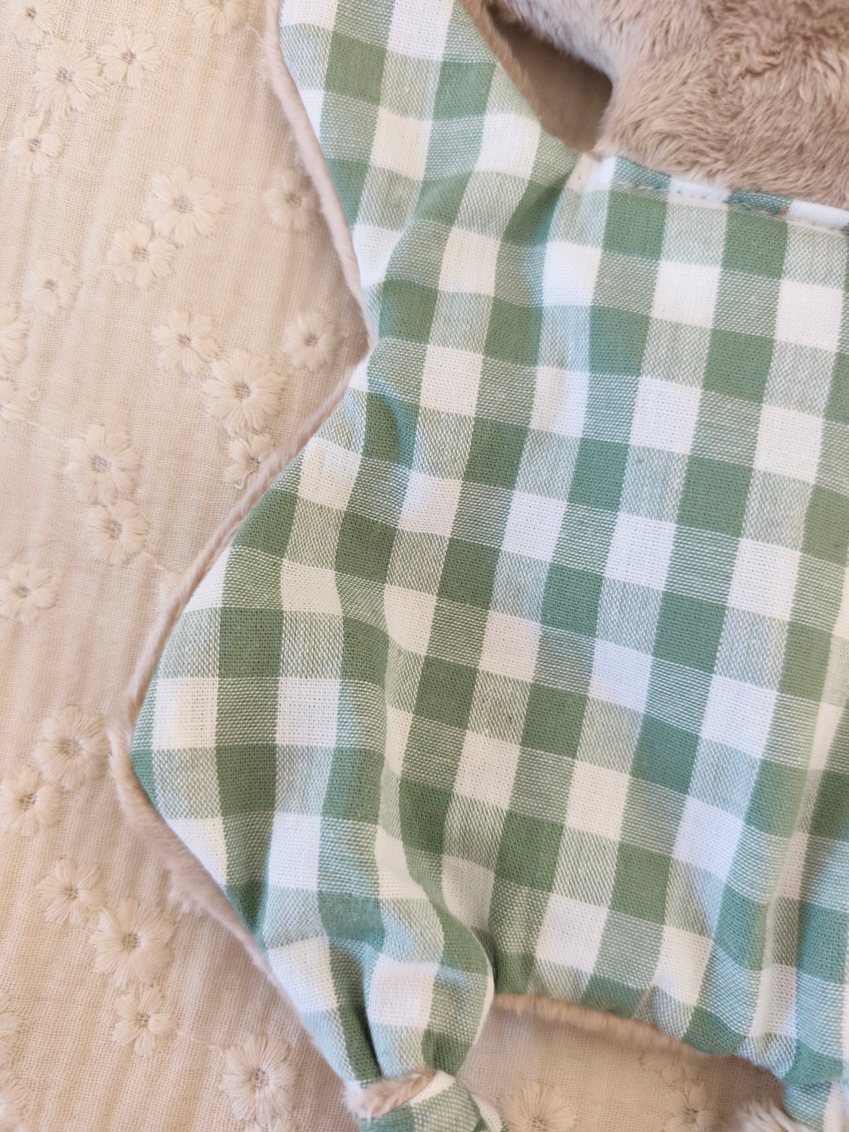 Mini doudou TECKEL vichy vert eucalyptus