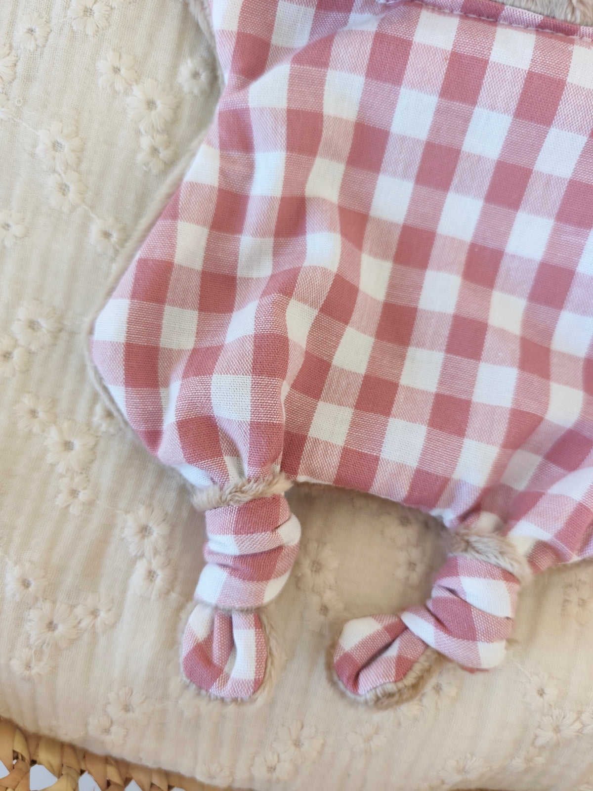 Mini doudou TECKEL vichy vieux rose