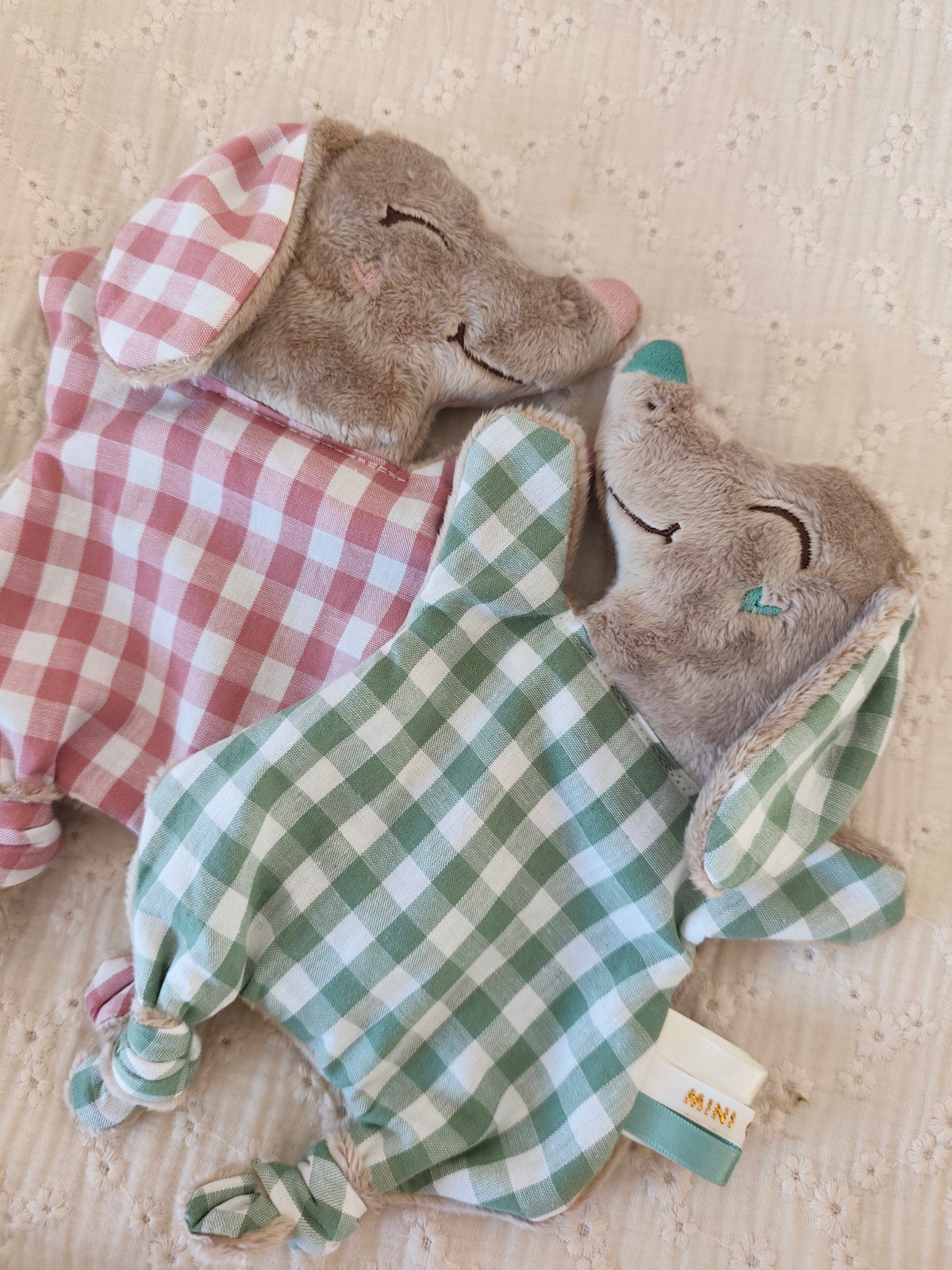 Mini doudou TECKEL vichy vieux rose