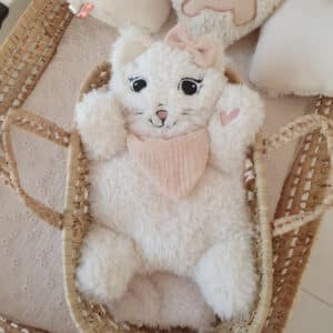 Peluche Chatte blanche rose poudré