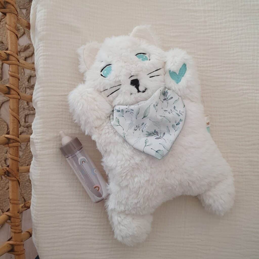 Peluche Chat Blanc Bleu Celadon Yeux Bleus Mini Canaille