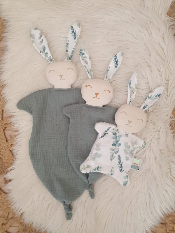 doudou lapin feuille eucalyptus garçon fille unisexe bleu vert cadeau naissance original bébé fabriqué en france