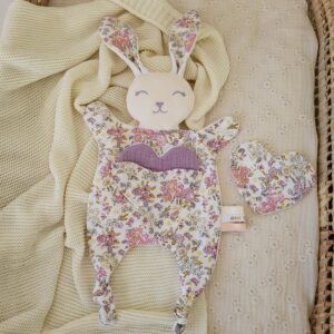 Doudou lapin MAMAN & MOI parme fleuri