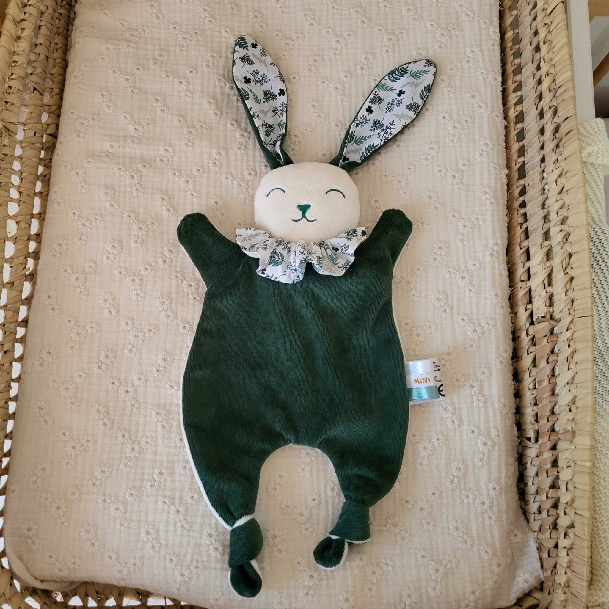 Doudou lapin TREFLE vert