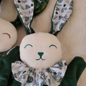 Doudou lapin TREFLE vert