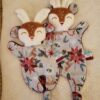 Doudou RENNE fleur de noël – Image 7